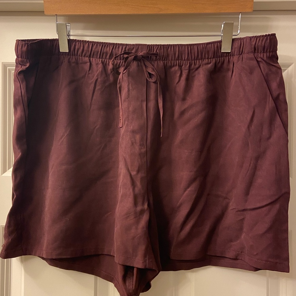 GAP elastic waist/drawstring shorts